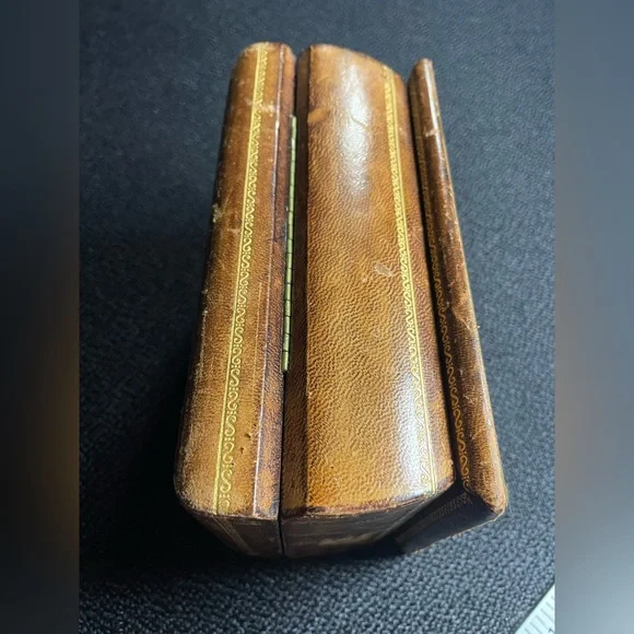 VTG Italian leather bound hinged gilded wooden casket box